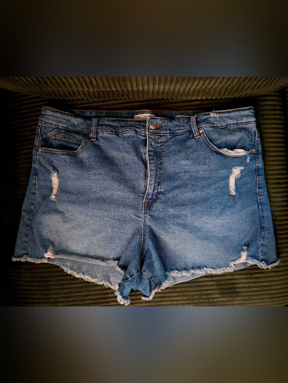 Sofia Vergara Women's Denim Shorts Size 20 Distressed Frayed